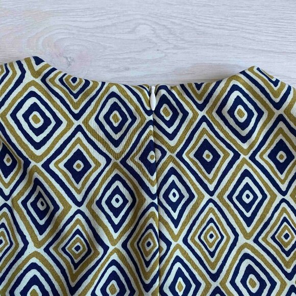 J McLaughlin Geometric Print Short Sleeve Fit & Flare Dress Size XS Career Work - Picture 9 of 9